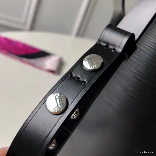 Frstbag ru VUITTON LOUIS NÉONOÉ 0527